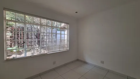 4 Ashwold Rd - Orchid Room - 38m² (35)